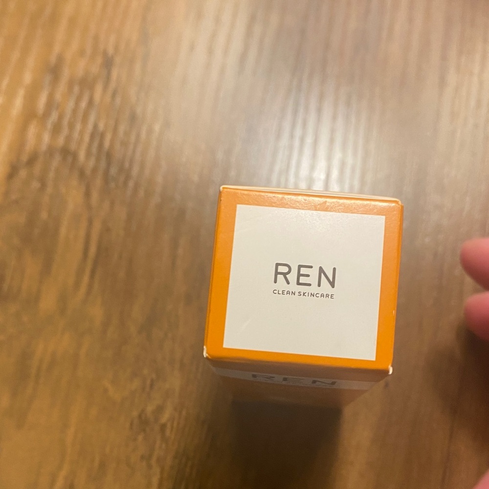 REN Clean Skincare Brightening Dark Circle Eye Cream - Orange - Picture 3 of 6